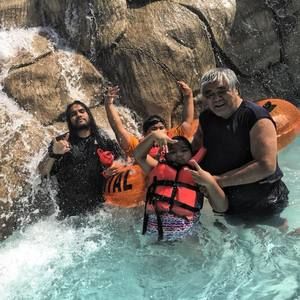 Meet your Posher, Pio